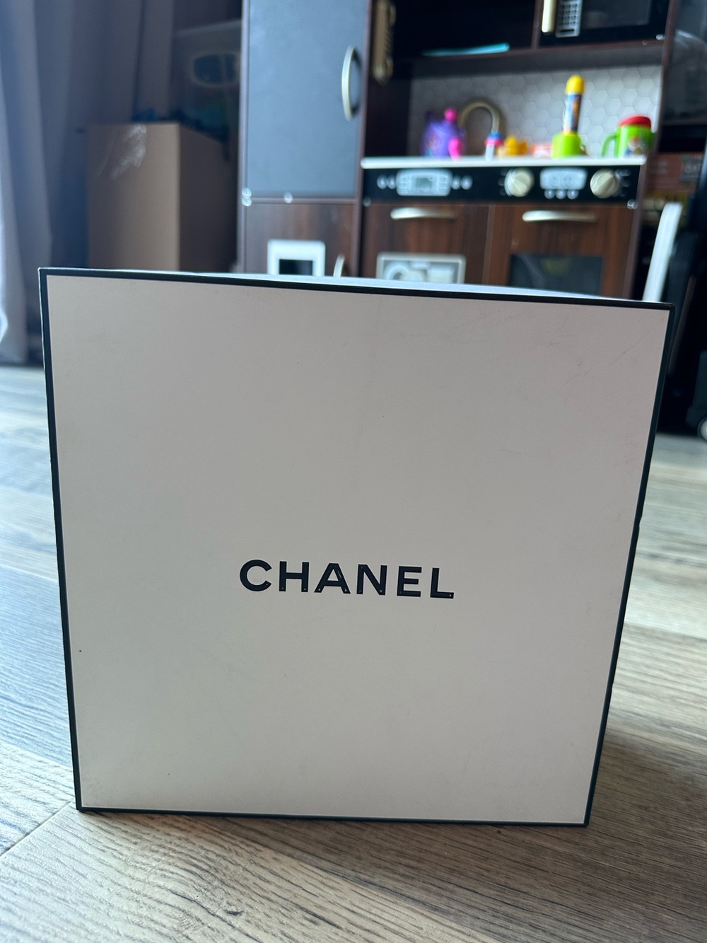 Chanel Box Display Decoration Staging with Logo Tissue